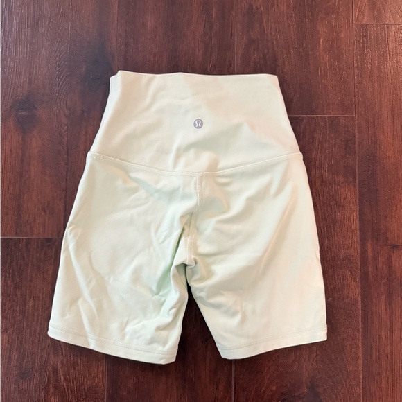 Lulu light green biker shorts - Picture 2 of 2